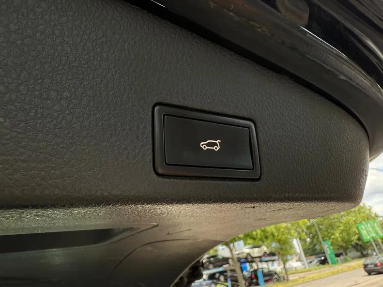 Volkswagen Touareg 2012 - 12