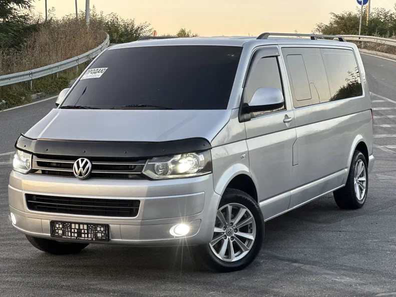 Volkswagen Caravelle 2012