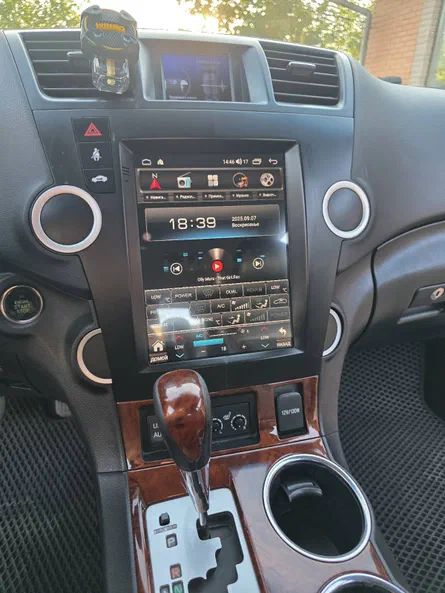 Toyota Highlander 2011 - 10