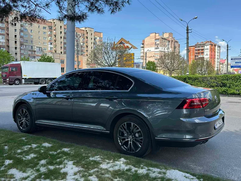 Volkswagen Passat 2017 - 12