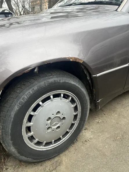 Mercedes-Benz W124 1990