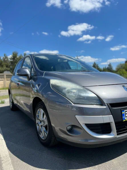 Renault Scenic 2011 - 9