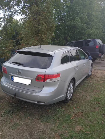 Toyota Avensis 2011