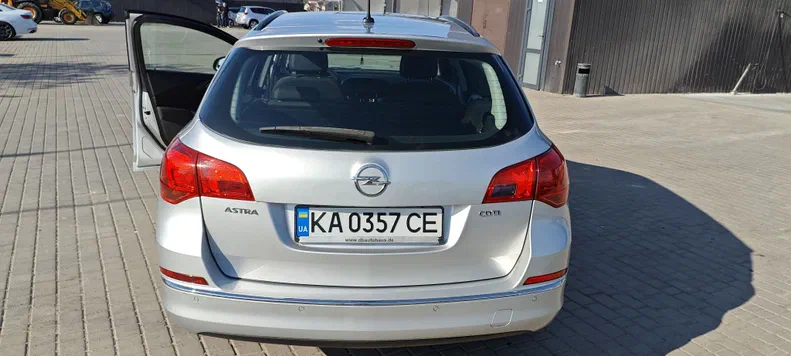 Opel Astra 2012