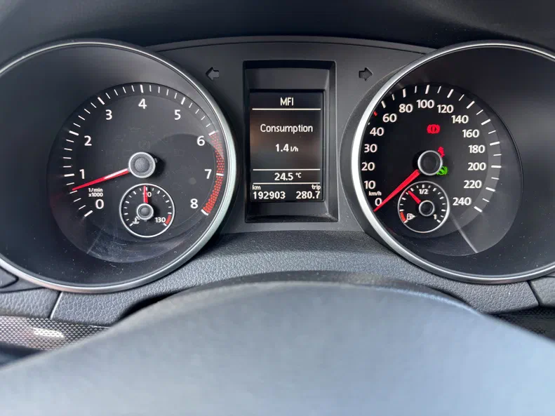 Volkswagen Golf 2010 - 8