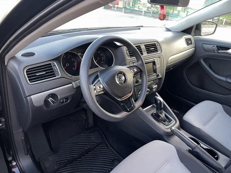 Volkswagen Jetta 2017 - 12