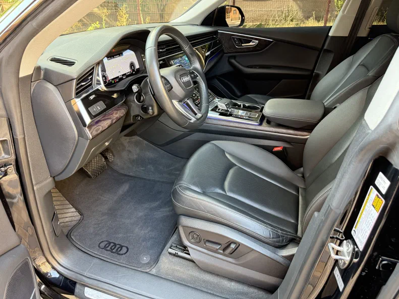 Audi Q8 2019 - 11