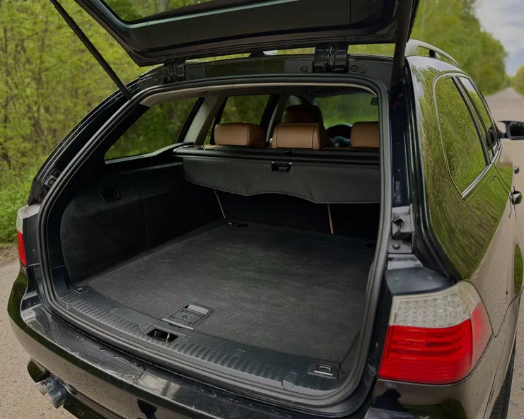 BMW 5 серія 2010 - 14