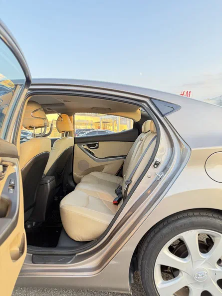 Hyundai Elantra 2012 - 11
