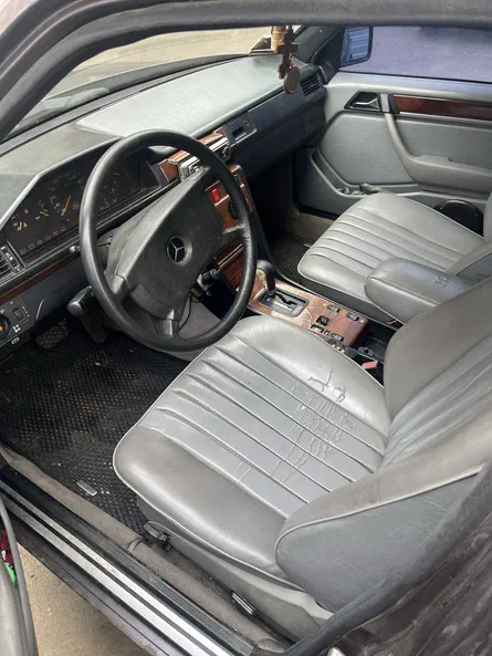 Mercedes-Benz W124 1990 - 17