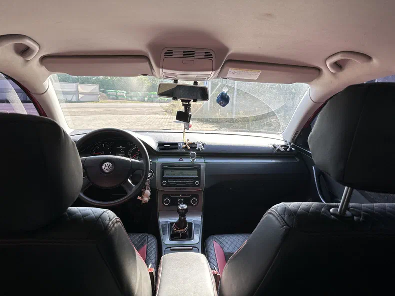 Volkswagen Passat 2010 - 16