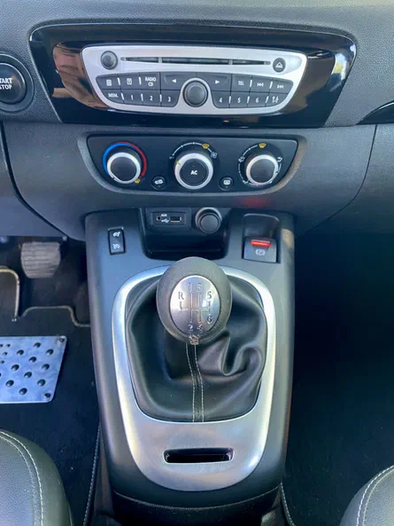 Renault Scenic 2011 - 22