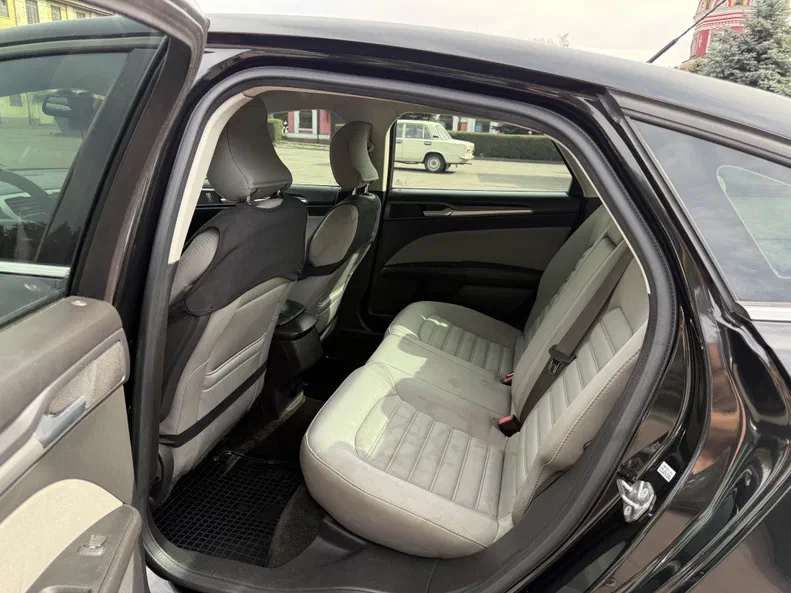 Ford Fusion (North America) 2015 - 6