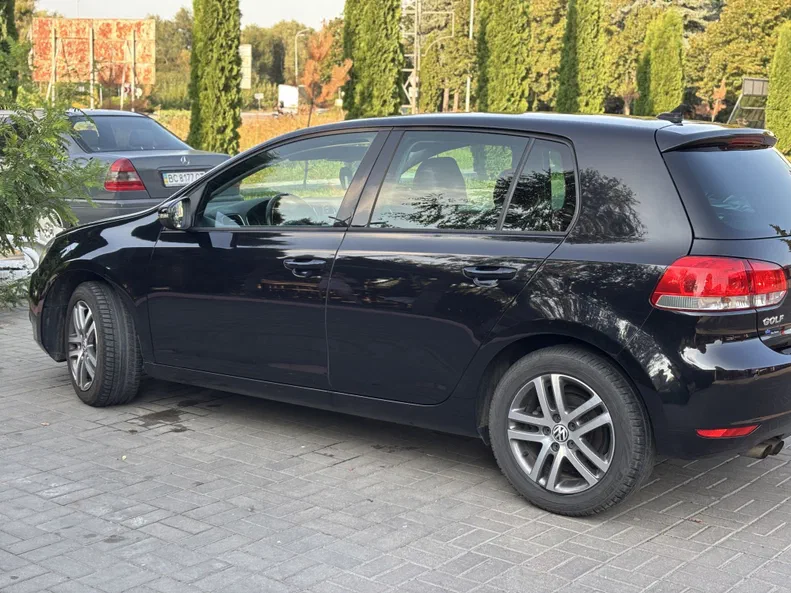 Volkswagen Golf 2010 - 12