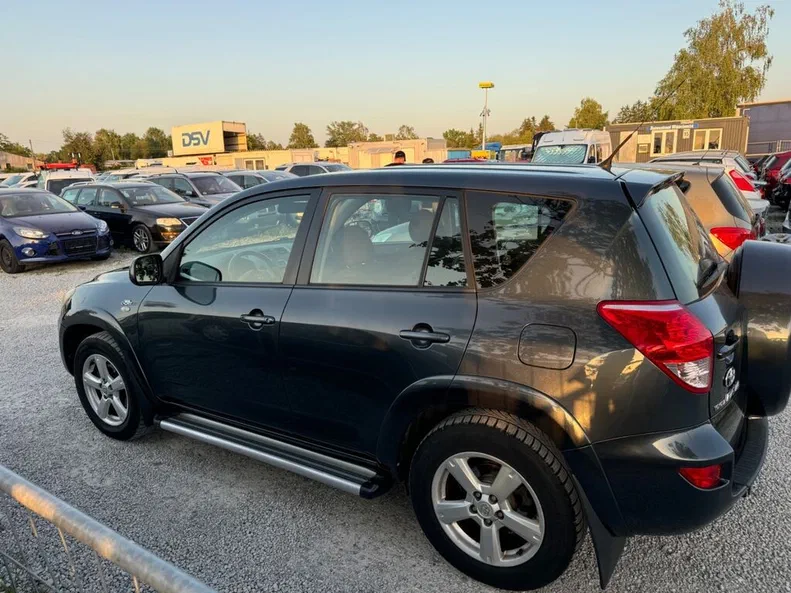 Toyota RAV4 2008 - 6