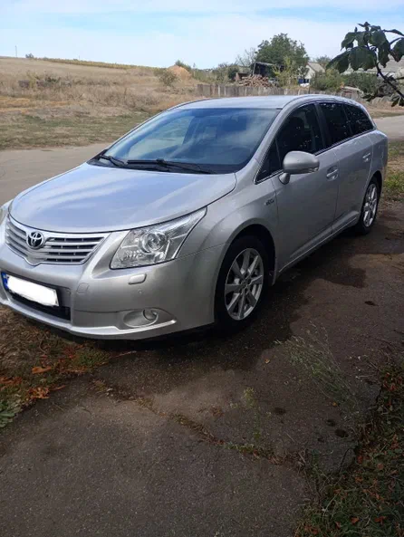 Toyota Avensis 2011