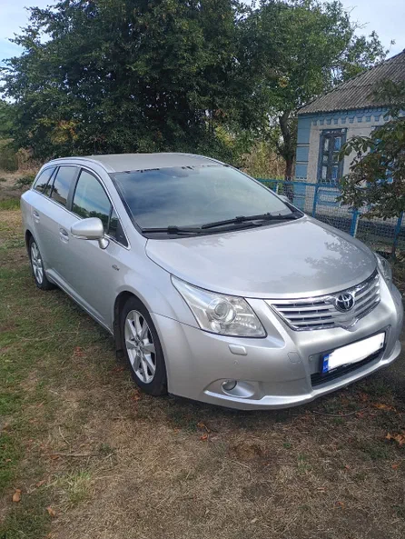 Toyota Avensis 2011