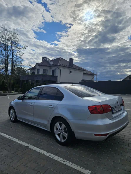Volkswagen Jetta 2011