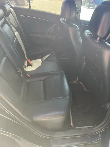 Toyota Avensis 2011 - 15