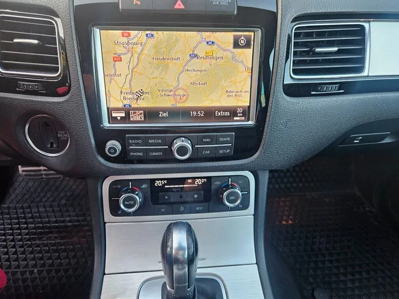 Volkswagen Touareg 2012 - 9