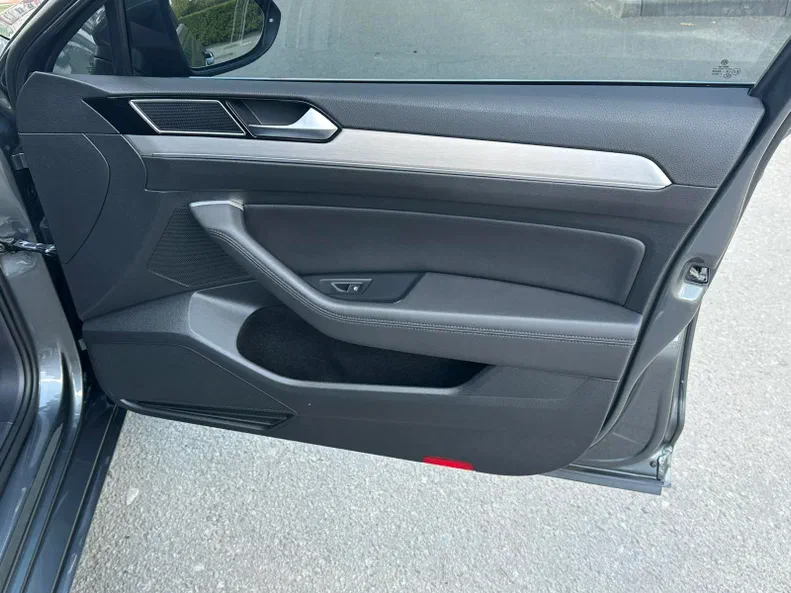 Volkswagen Passat 2017 - 9