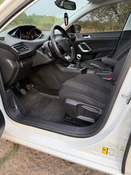 Peugeot 308 2015 - 18