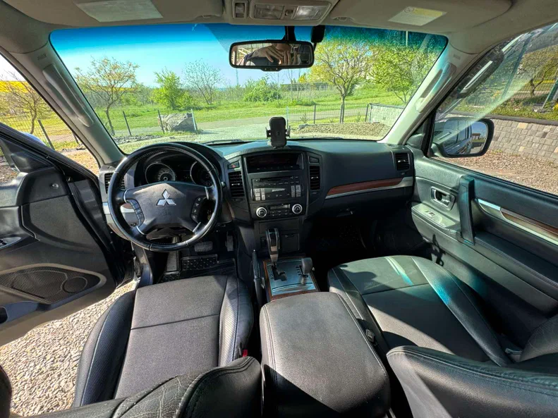 Mitsubishi Pajero 2008 - 8