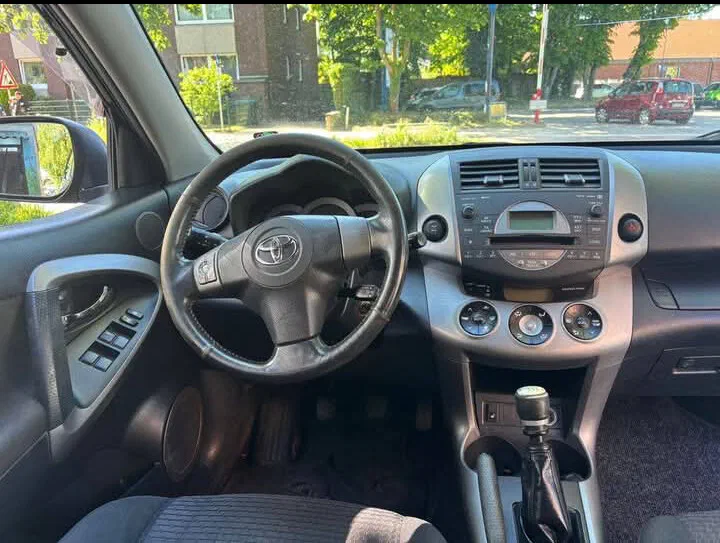 Toyota RAV4 2007 - 9