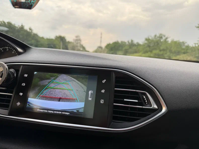 Peugeot 308 2015 - 11