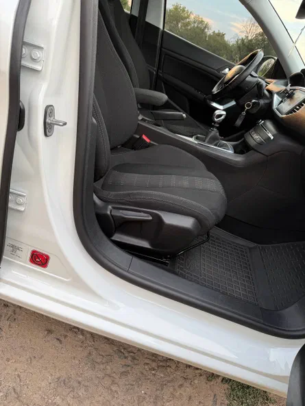 Peugeot 308 2015 - 12