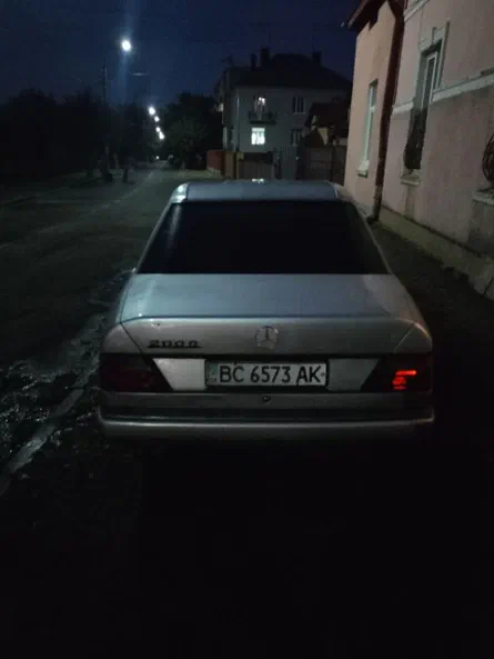 Mercedes-Benz E-Клас 1992 - 8