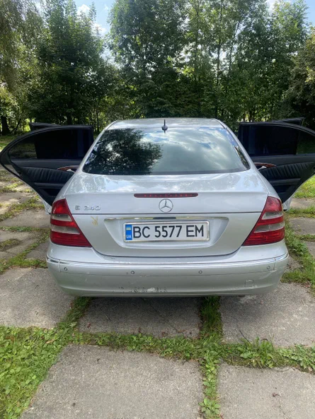 Mercedes-Benz E-Клас 2002 - 9