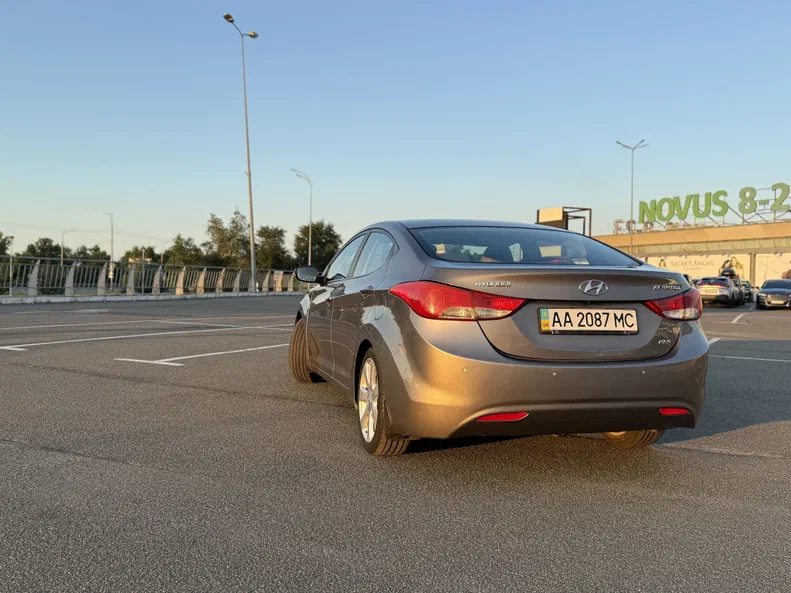 Hyundai Elantra 2012 - 12