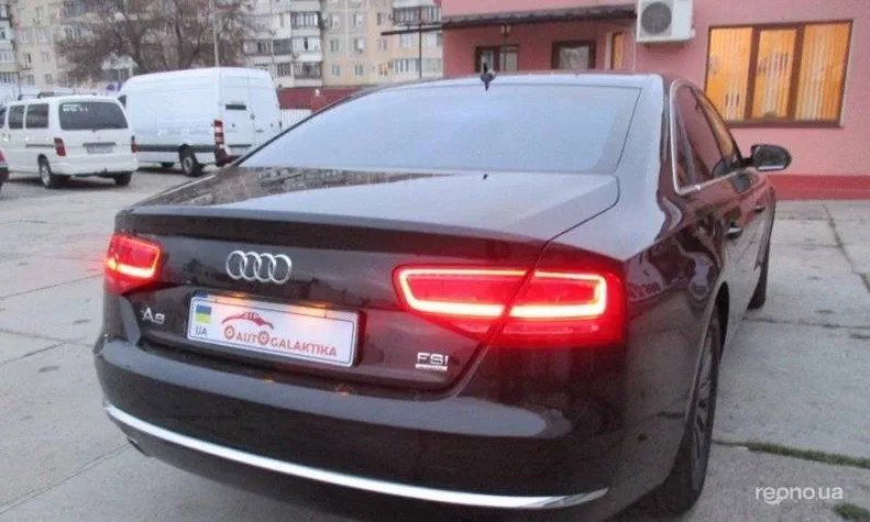 Audi A8 2010 - 14