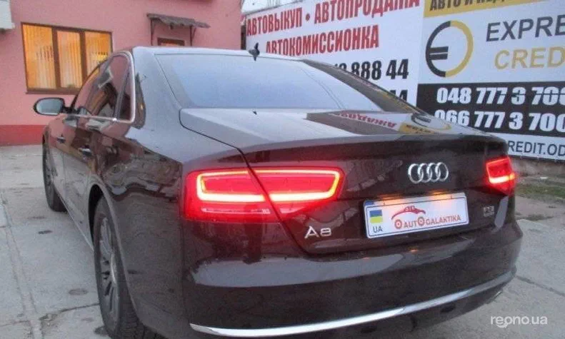 Audi A8 2010 - 13