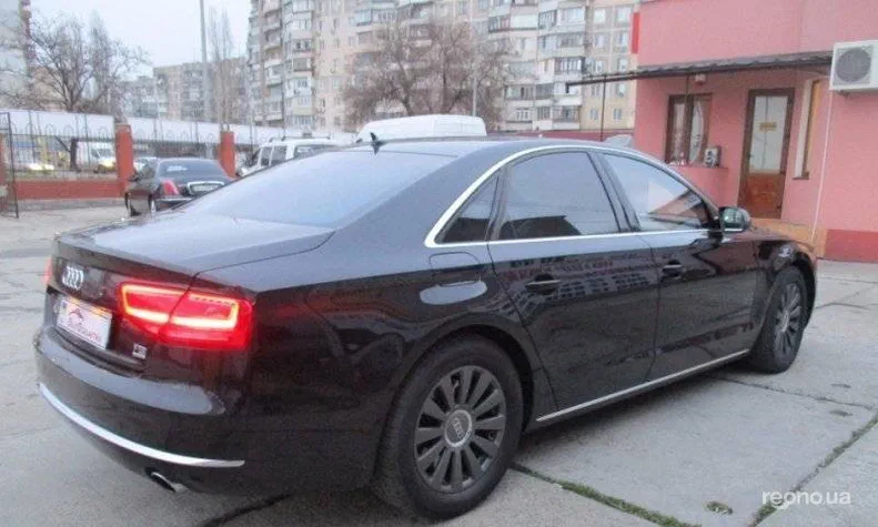 Audi A8 2010 - 15