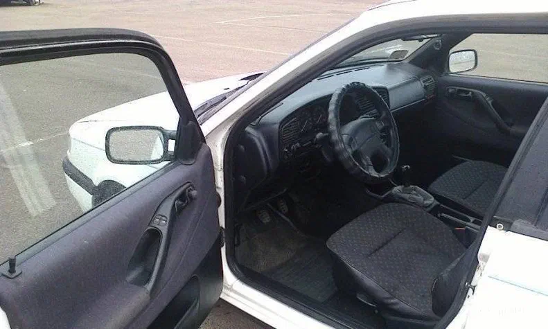 Volkswagen Passat 1985 - 12