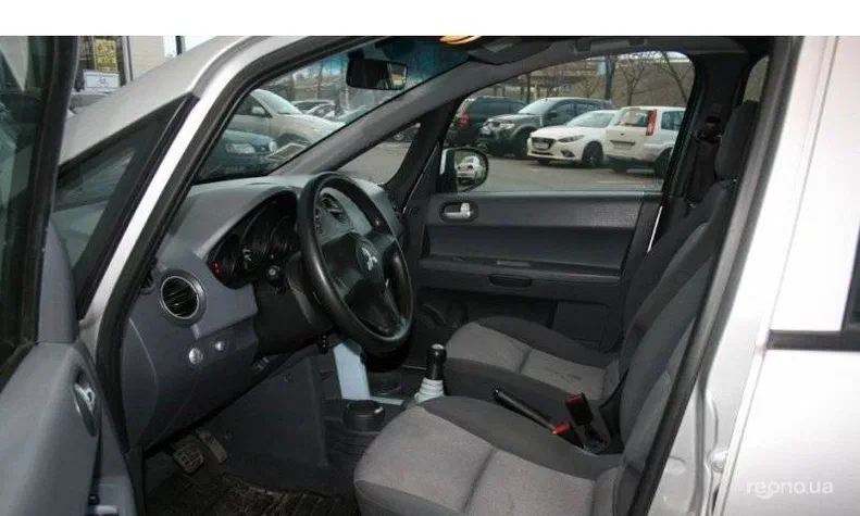 Mitsubishi Colt 2005 - 7