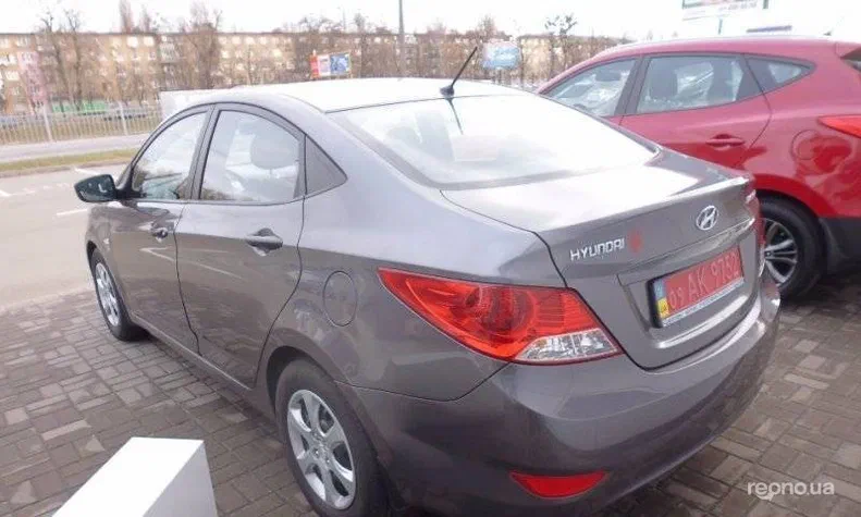 Hyundai Accent 2011 - 1