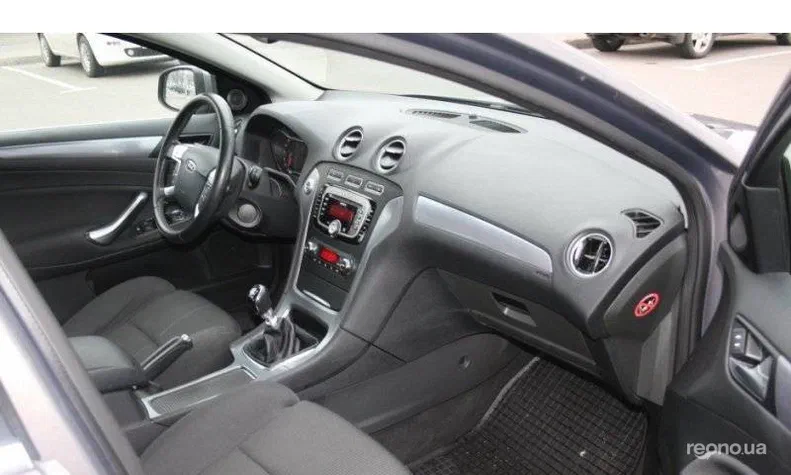 Ford Mondeo 2011 - 8