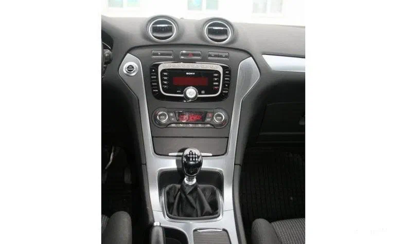 Ford Mondeo 2011 - 6