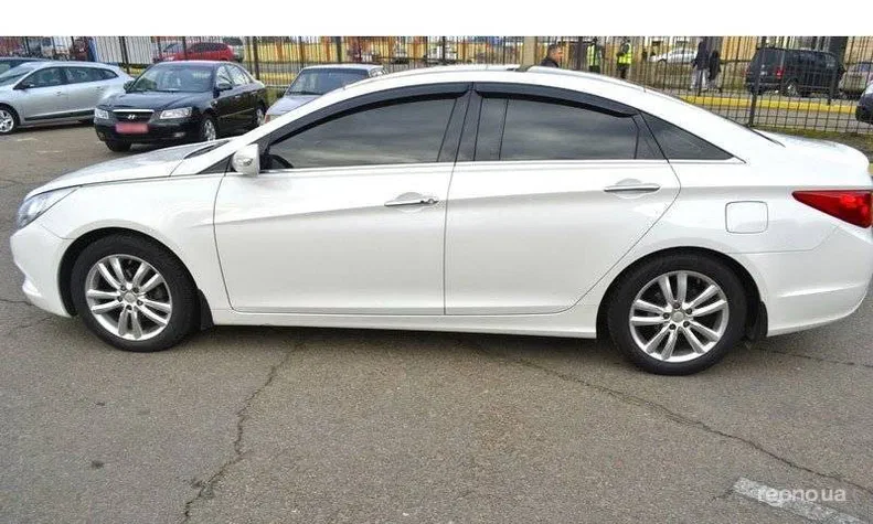 Hyundai Sonata 2011 - 6