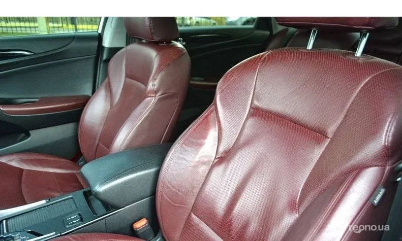 Hyundai Sonata 2011 - 17