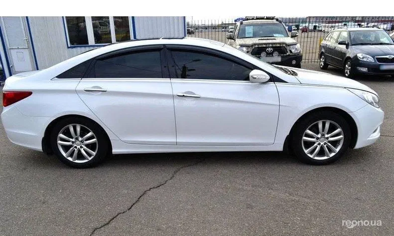 Hyundai Sonata 2011 - 10
