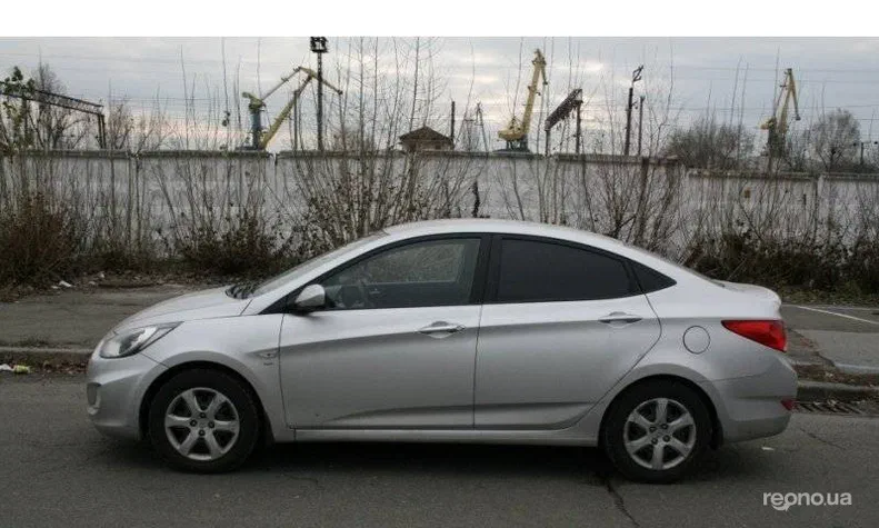 Hyundai Accent 2011 - 15