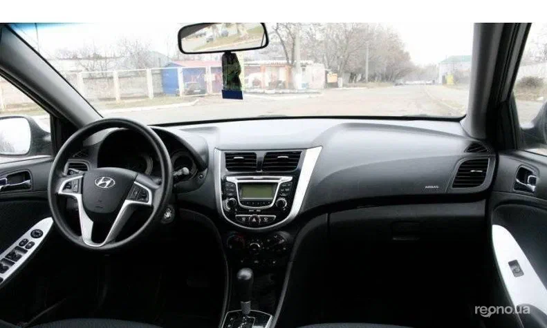 Hyundai Accent 2011 - 6