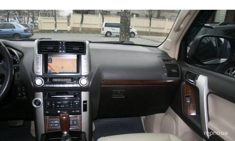 Toyota Pronard 2010 - 2