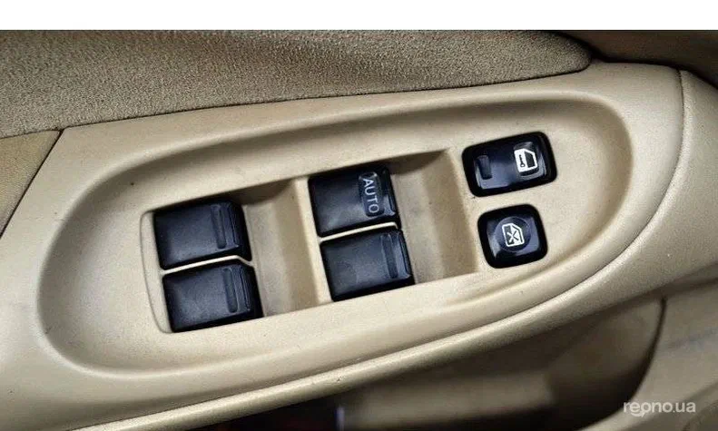 Nissan Sunny 2002 - 0