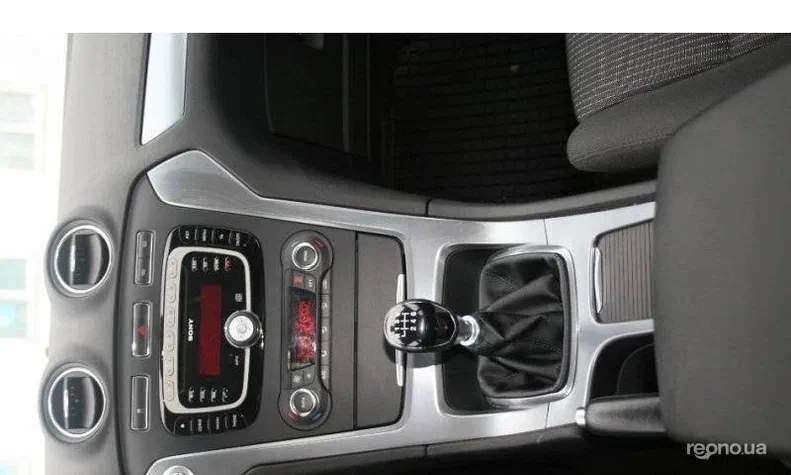 Ford Mondeo 2011 - 5