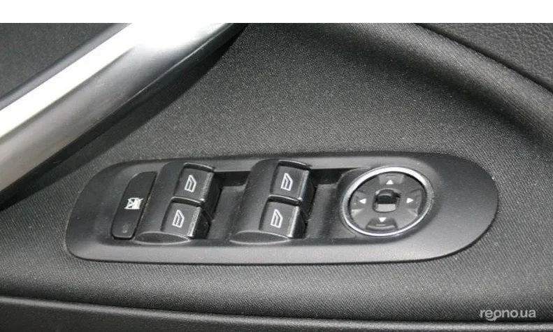 Ford Mondeo 2011 - 1